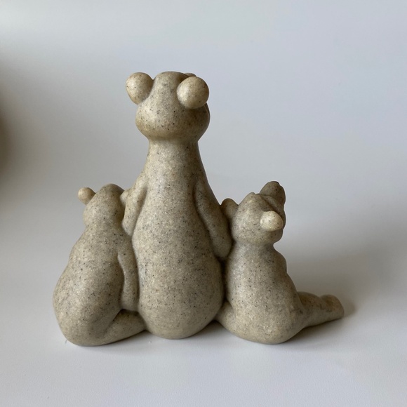 Vintage Quarry Critters Figurine: "Billy & Friends” Bear Family by Second Nature - Picture 3 of 8